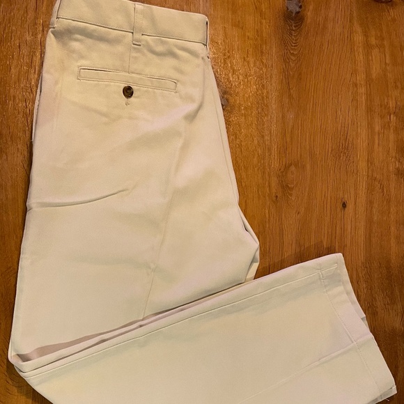 Izod Khakis - Picture 1 of 4
